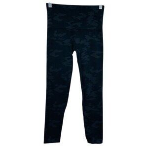 Spanx Look At Me Now Seamless Leggings Womens M Camo Slimming‎ Shapewear